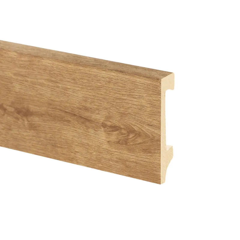 Epsilon Zócalo Plain 70mm x 15mm x 2,44m Roble Cálido de ATRIM: muestra del material